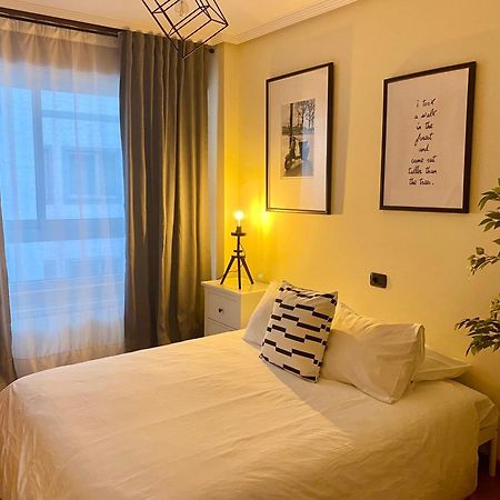 Parking, Vistas Al Mar Y Tres Habitaciones 아 코루냐 외부 사진
